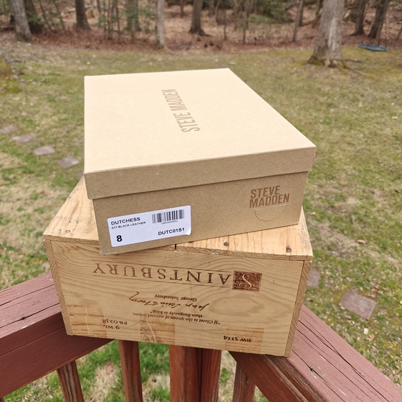 Steve Madden "DUTCHESS" Black Leather Studded Wood-Platform Clogs - Picture 8 of 8